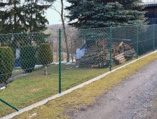 Montáž čtyřhranného pletiva a podhrabových desek – Rokycany Montáž čtyřhranného pletiva a podhrabových desek – Rokycany